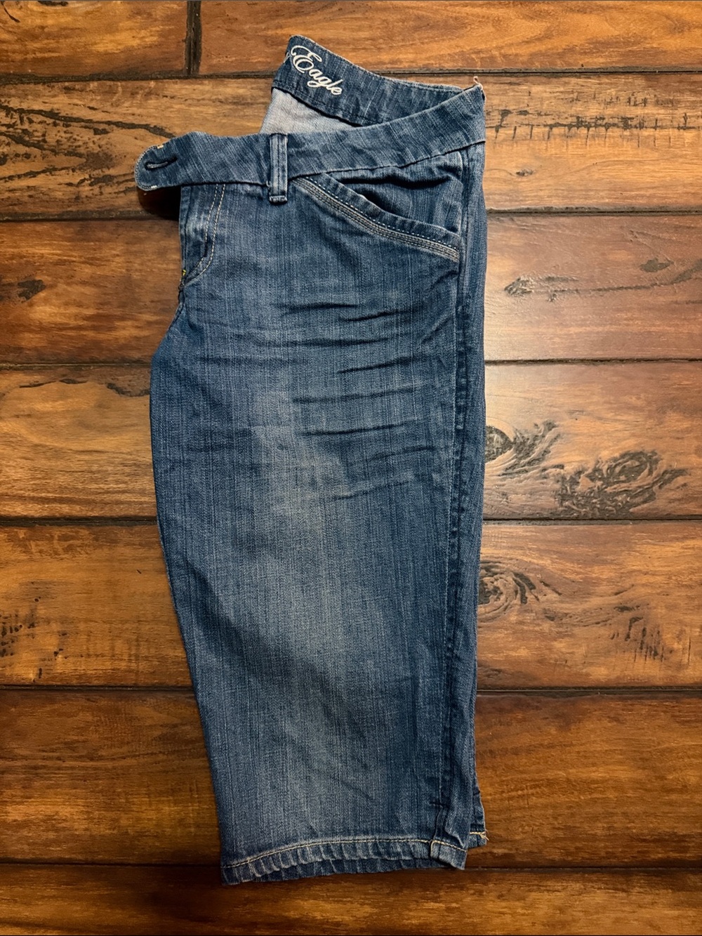 American Eagle Outfitters Women's Medium Blue Cropped Jeans